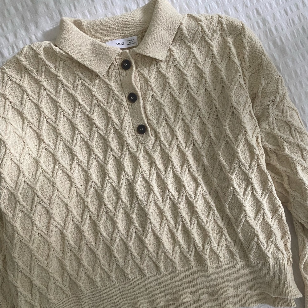 Mango cropped sweater with colar and buttons